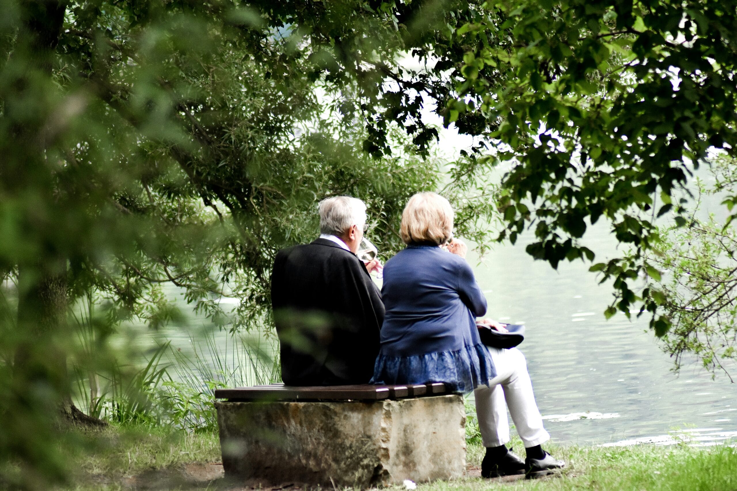 secure memory care courtyard in Spring Hill, FL